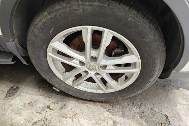 Used Baojun 560 2016 1.8L Manual Comfort Edition Right Front Wheel Hub