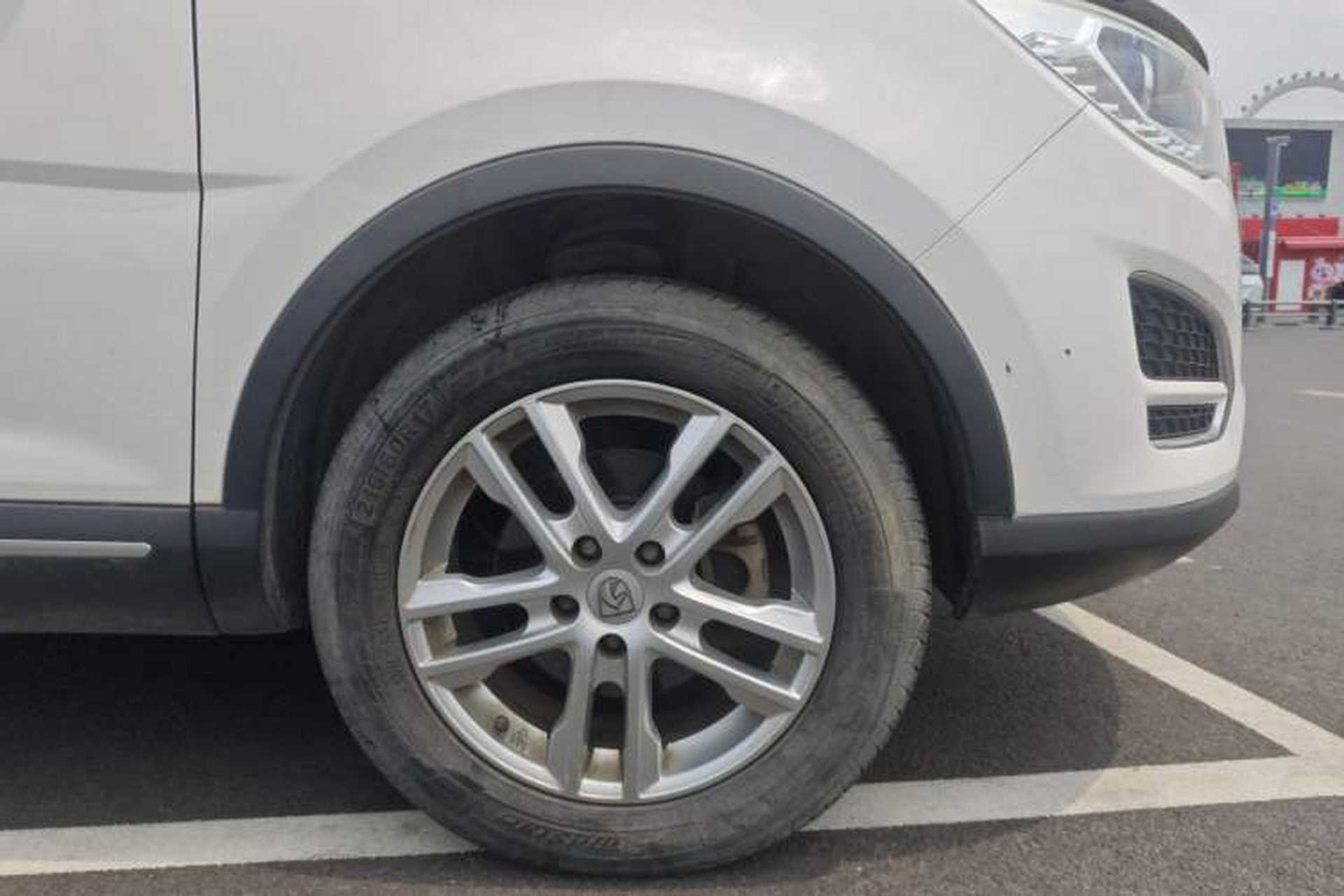 Used Baojun 560 2016 1.8L Manual Value Edition Right Front Wheel Hub