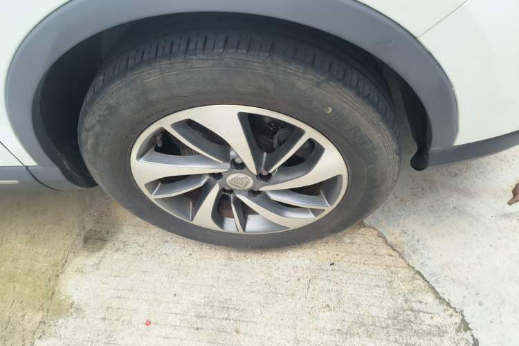 Used Baojun 560 2016 1.8L iAMT Luxury Model Right Front Wheel Hub