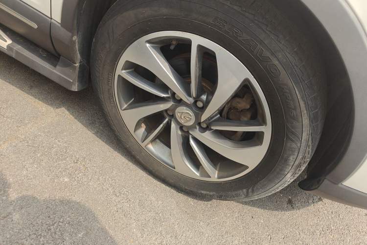 Used Baojun 560 2016 1.5T Manual Luxury Model Right Front Wheel Hub