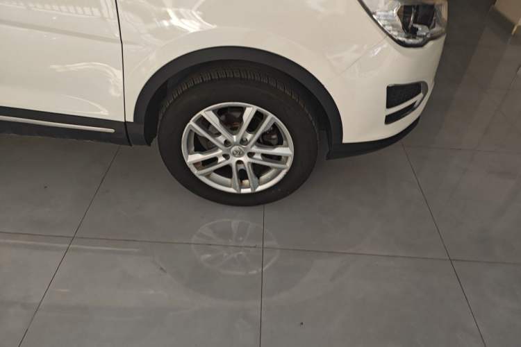 Used Baojun 560 2016 1.8L Manual Value Edition Right Front Wheel Hub