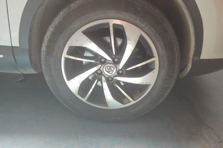 Used Baojun 560 2016 1.5T Manual Luxury Model Right Front Wheel Hub