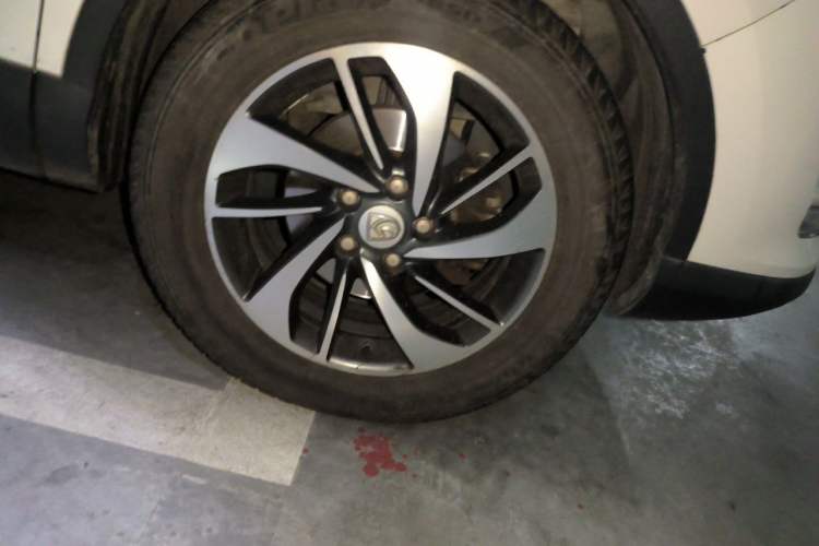 Used Baojun 560 2016 1.8L iAMT Luxury Model Right Front Wheel Hub