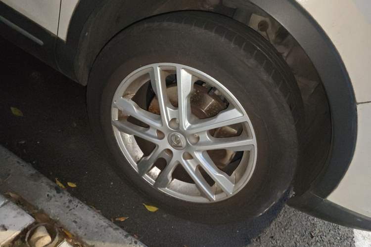 Used Baojun 560 2016 1.8L Manual Value Edition Right Front Wheel Hub