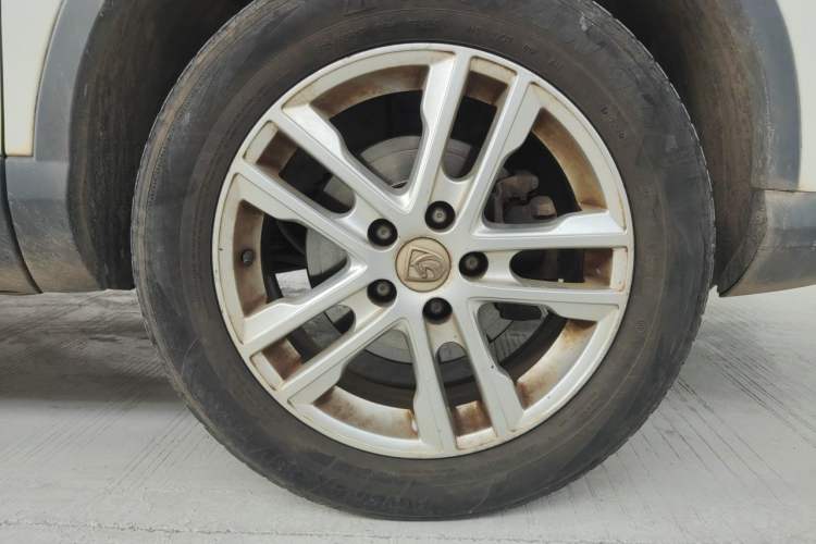 Used Baojun 560 2016 1.8L Manual Value Edition Right Front Wheel Hub