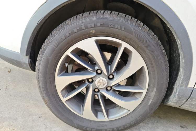 Used Baojun 560 2016 1.8L Manual Luxury Edition Right Front Wheel Hub