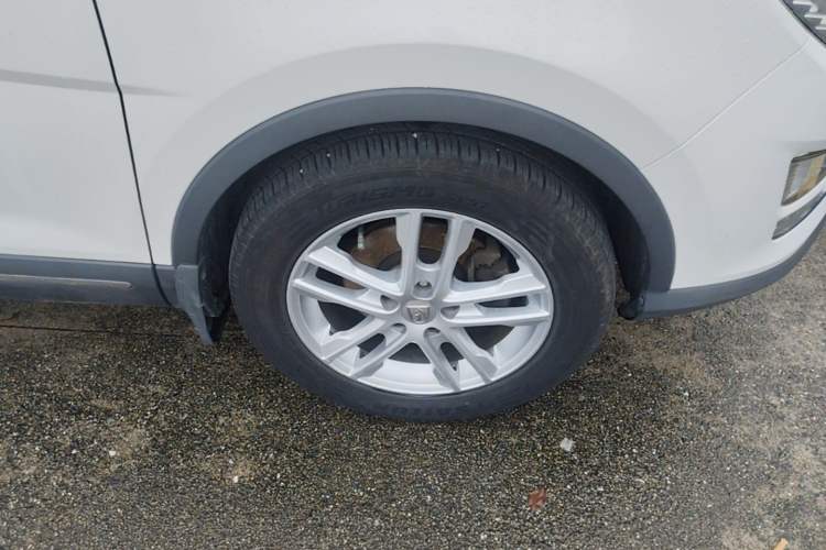 Used Baojun 560 2016 1.5T Manual Elite Edition Right Front Wheel Hub