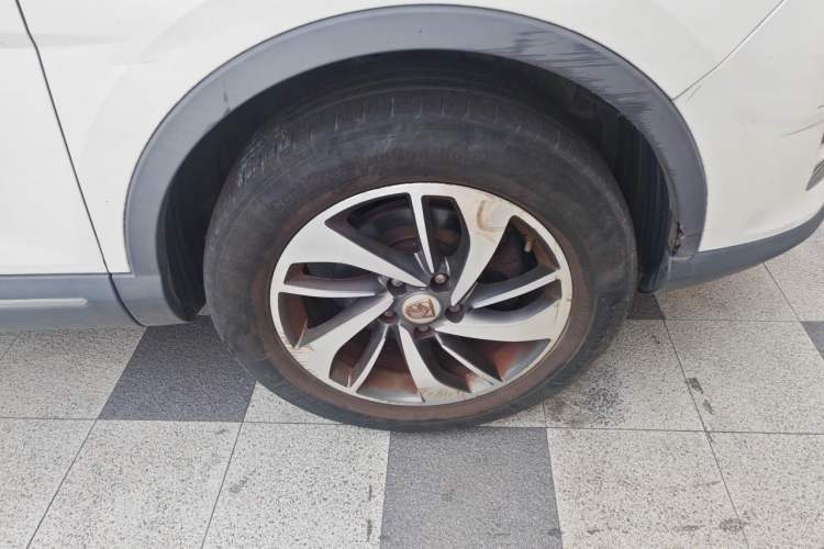 Used Baojun 560 2016 1.8L iAMT Luxury Model Right Front Wheel Hub
