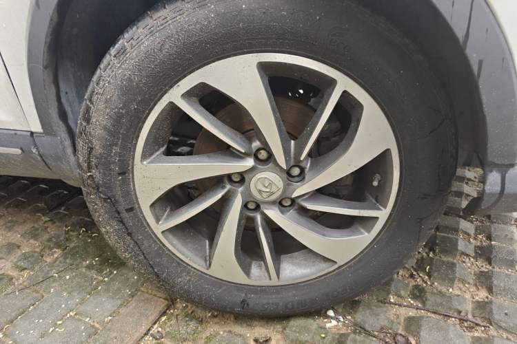 Used Baojun 560 2016 1.8L iAMT Luxury Model Right Front Wheel Hub