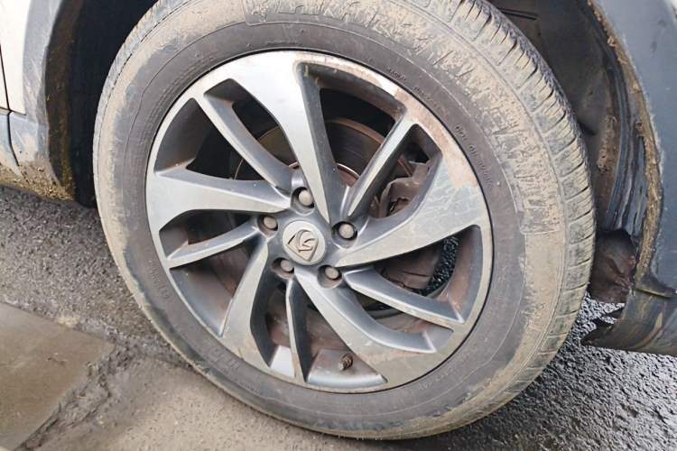 Used Baojun 560 2016 1.8L iAMT Luxury Model Right Front Wheel Hub