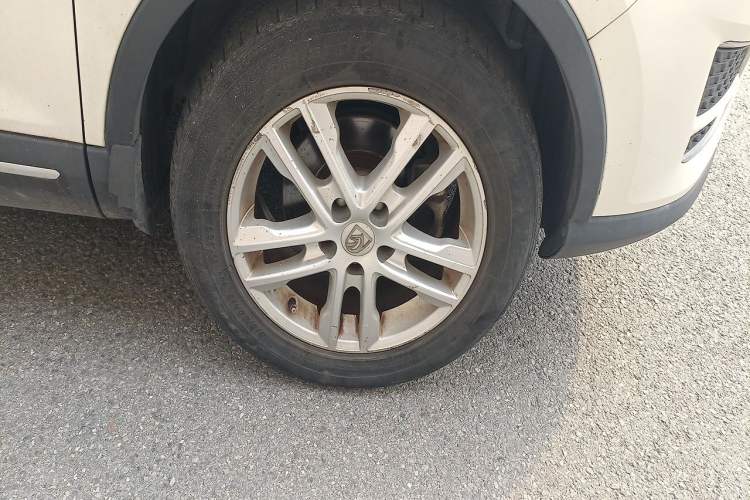 Used Baojun 560 2016 1.8L Manual Value Edition Right Front Wheel Hub