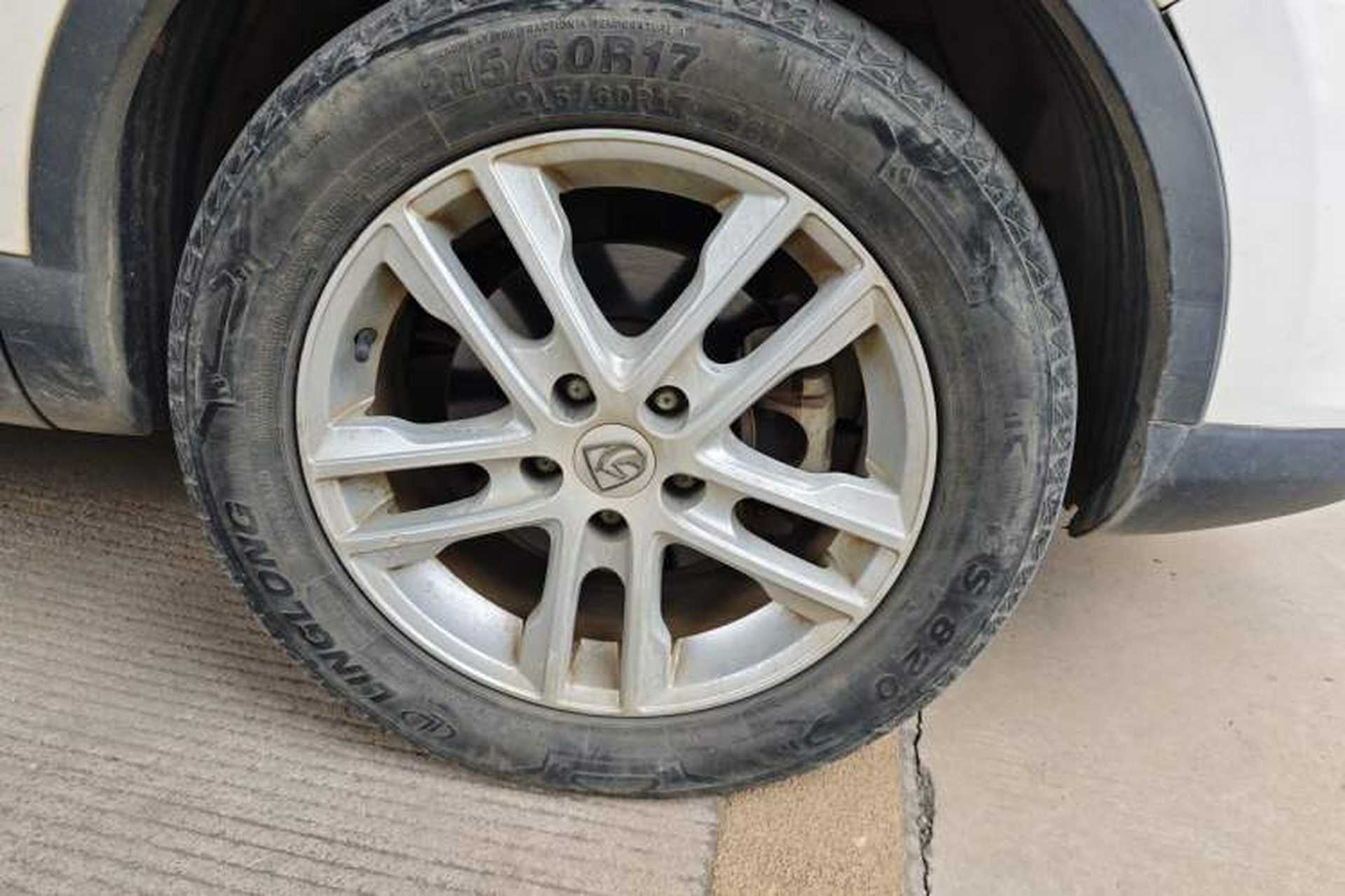 Used Baojun 560 2016 1.5T Manual Elite Edition Right Front Wheel Hub