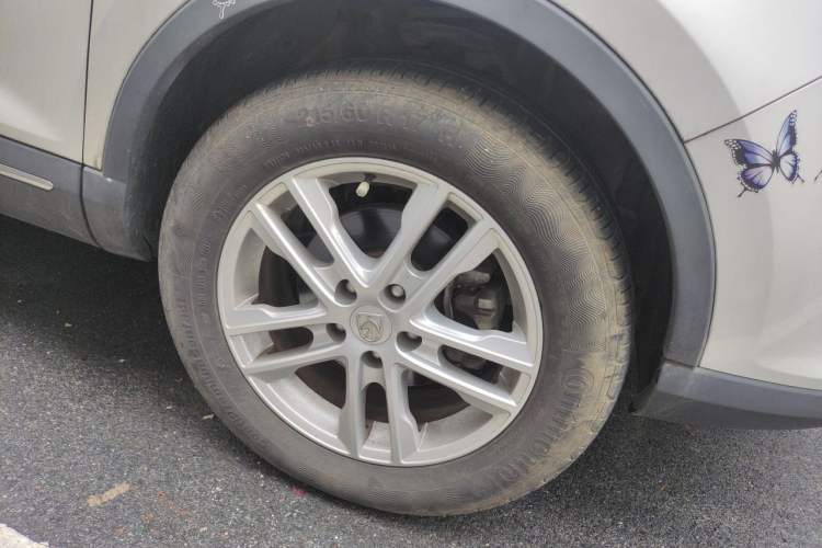 Used Baojun 560 2016 1.8L iAMT Elite Edition Right Front Wheel Hub