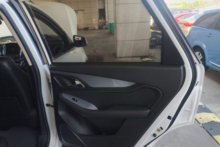 Used Baojun 560 2016 1.8L iAMT Luxury Model Right Rear Door Interior