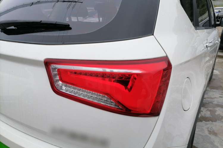 Used Baojun 560 2016 1.5T Manual Luxury Model Right Rear Taillight