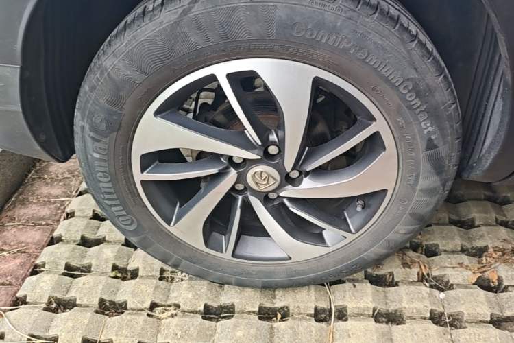 Used Baojun 560 2016 1.8L iAMT Luxury Model Right Rear Wheel Hub