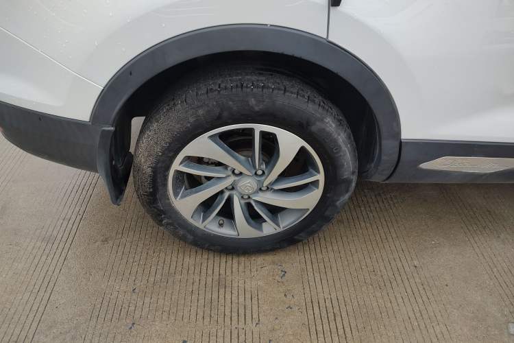 Used Baojun 560 2016 1.5T Manual Luxury Model Right Rear Wheel Hub