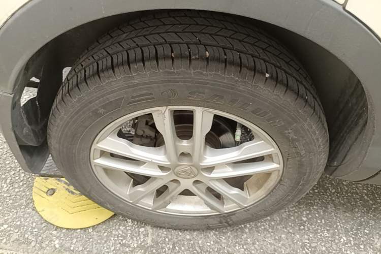 Used Baojun 560 2016 1.5T Manual Elite Edition Right Rear Wheel Hub