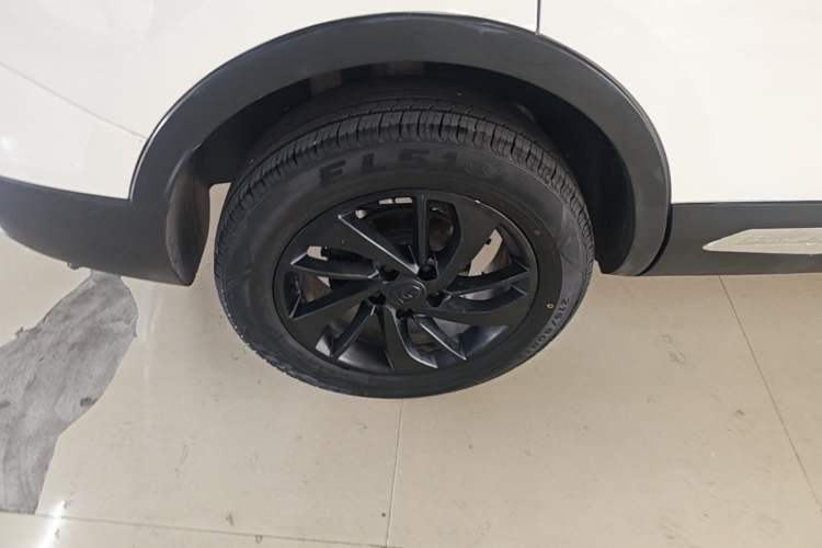 Used Baojun 560 2016 1.8L iAMT Luxury Model Right Rear Wheel Hub