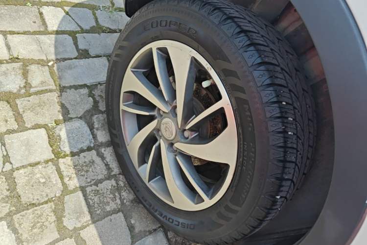 Used Baojun 560 2016 1.8L iAMT Luxury Model Right Rear Wheel Hub