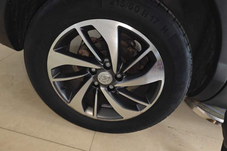 Used Baojun 560 2016 1.8L Manual Luxury Edition Right Rear Wheel Hub