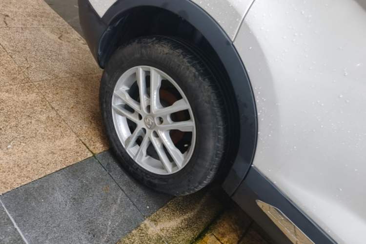 Used Baojun 560 2016 1.8L iAMT Elite Edition Right Rear Wheel Hub