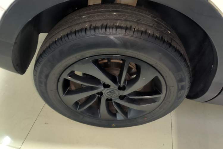 Used Baojun 560 2016 1.8L iAMT Luxury Model Right Rear Wheel Hub