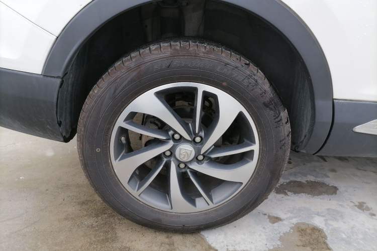 Used Baojun 560 2016 1.5T Manual Luxury Model Right Rear Wheel Hub