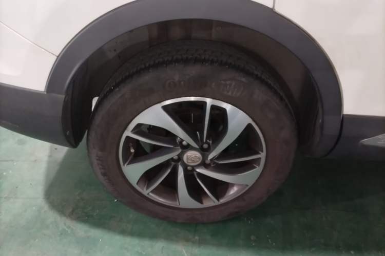 Used Baojun 560 2016 1.5T Manual Luxury Model Right Rear Wheel Hub