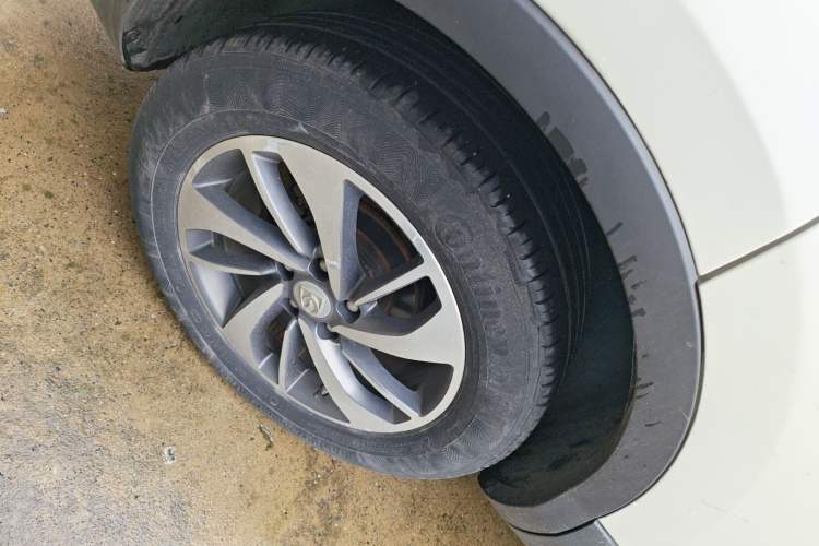 Used Baojun 560 2016 1.8L iAMT Luxury Model Right Rear Wheel Hub