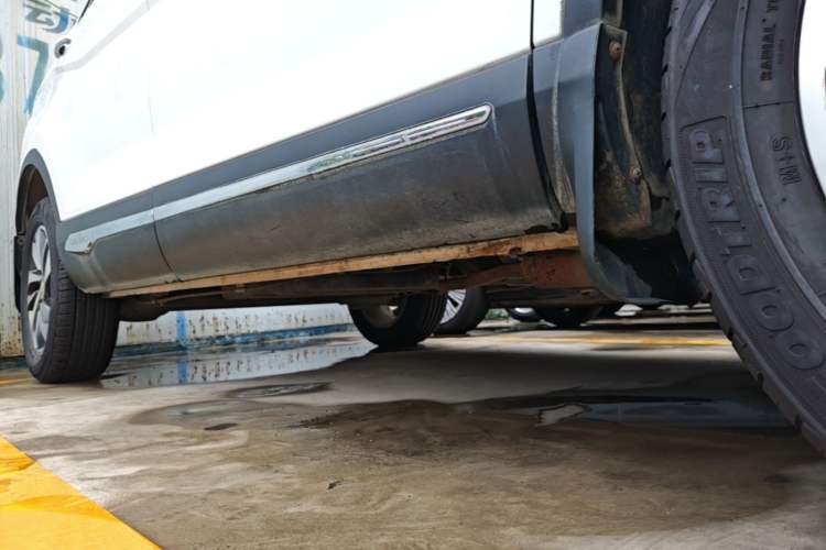 Used Baojun 560 2016 1.8L iAMT Luxury Model Right Side Sill