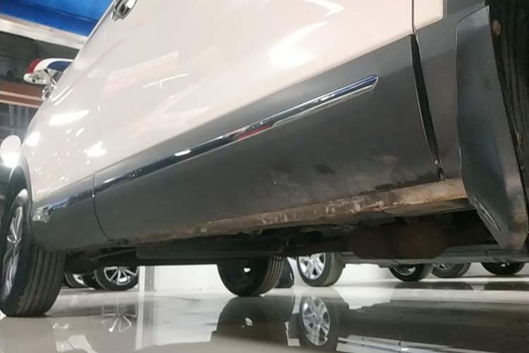 Used Baojun 560 2016 1.8L iAMT Luxury Model Right Side Sill