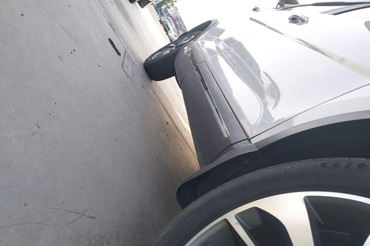 Used Baojun 560 2016 1.8L Manual Luxury Edition Right Side Sill