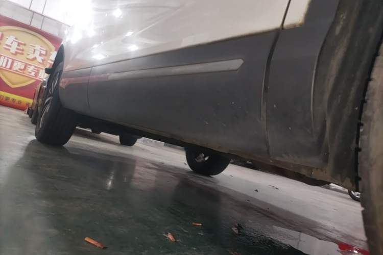 Used Baojun 560 2016 1.5T Manual Luxury Model Right Side Sill