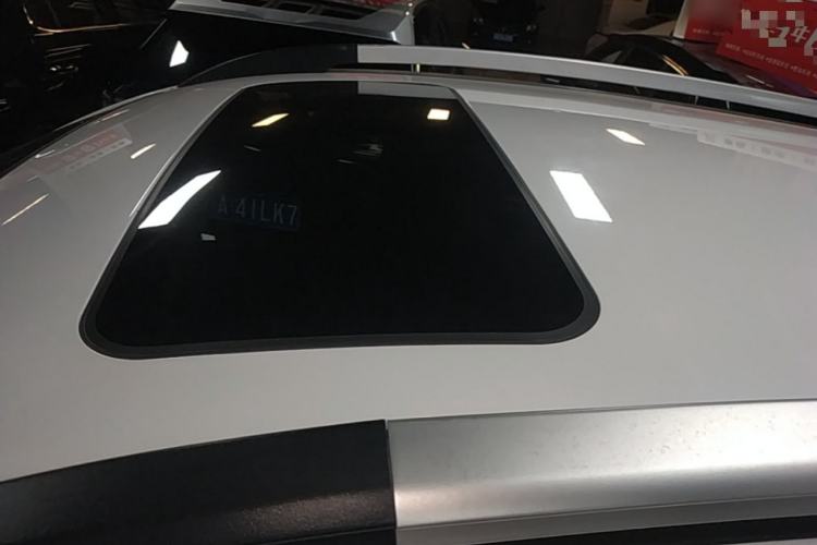 Used Baojun 560 2016 1.8L iAMT Luxury Model Roof