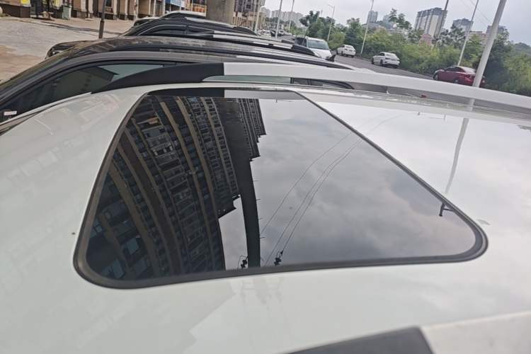 Used Baojun 560 2016 1.8L iAMT Luxury Model Roof