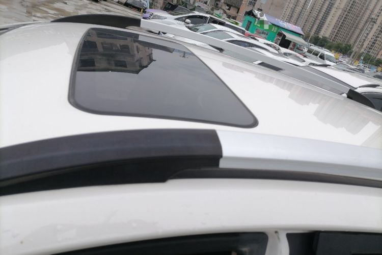 Used Baojun 560 2016 1.5T Manual Luxury Model Roof