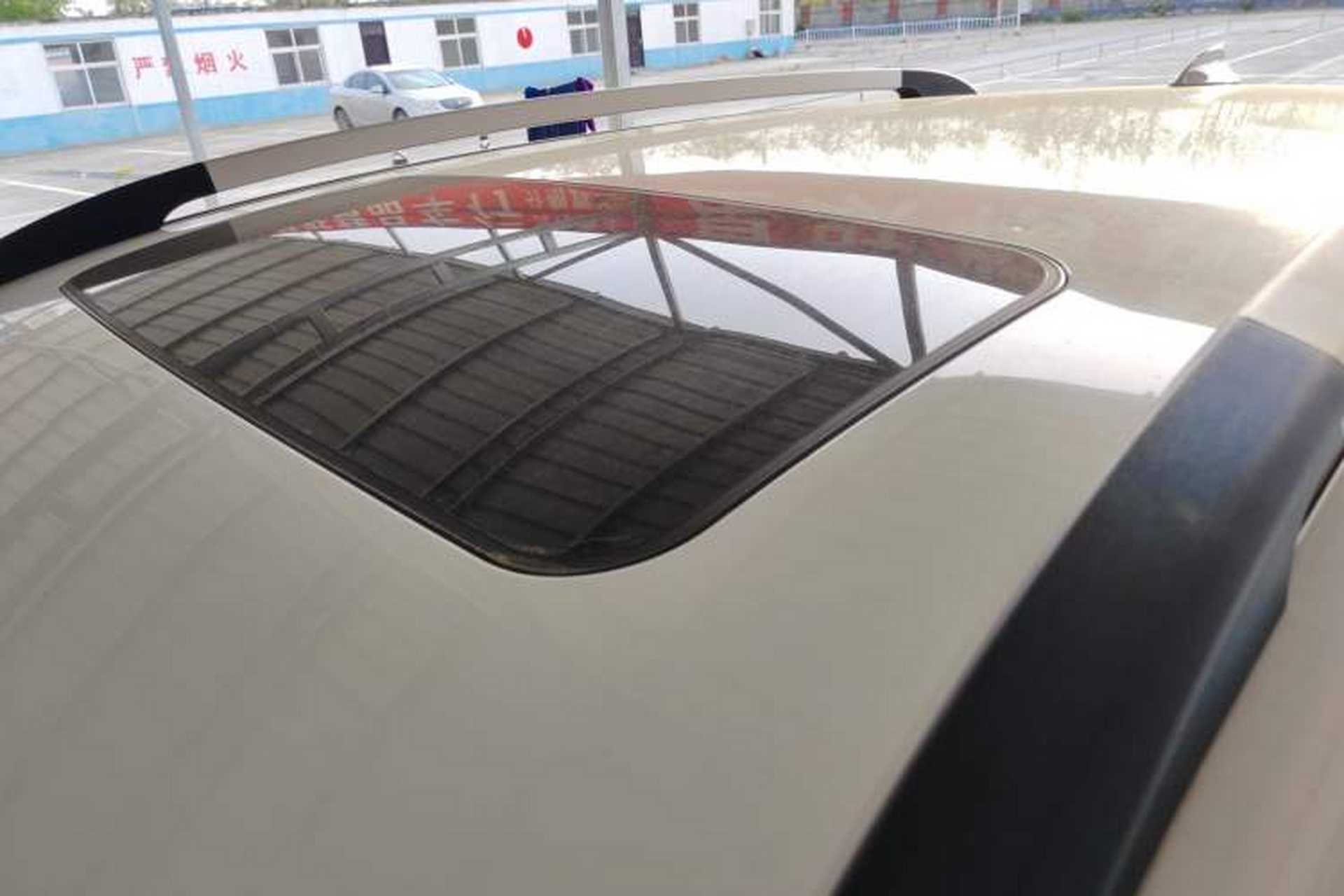 Used Baojun 560 2016 1.5T Manual Luxury Model Roof