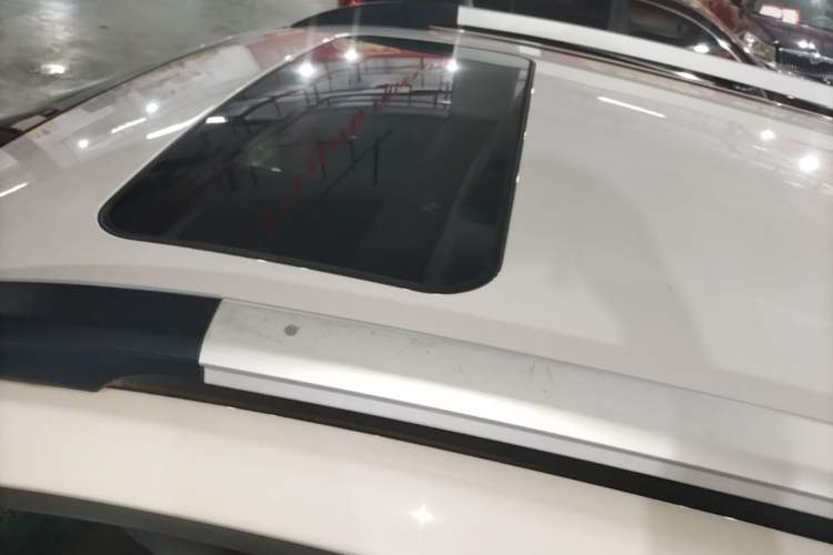 Used Baojun 560 2016 1.5T Manual Luxury Model Roof