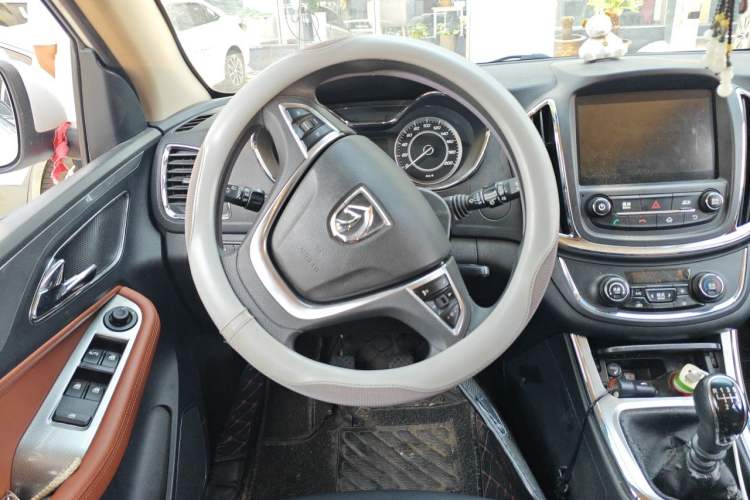 Used Baojun 560 2016 1.5T Manual Elite Edition Steering Wheel