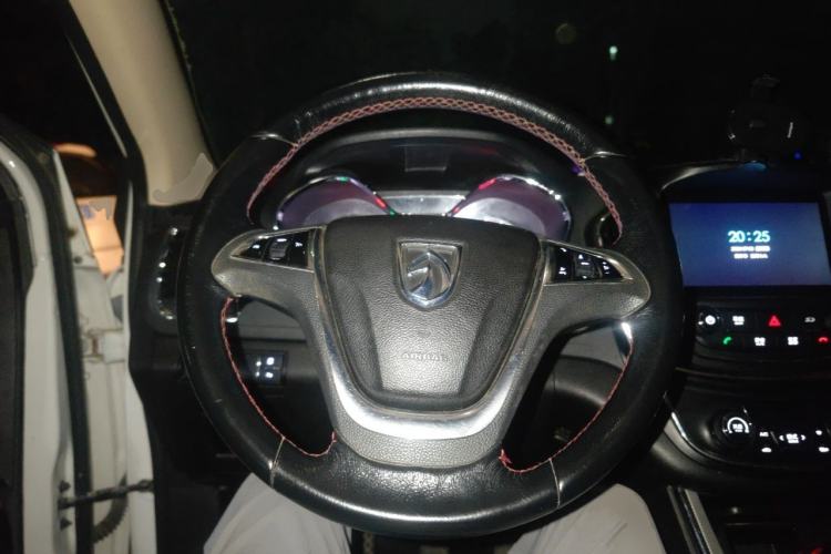 Used Baojun 560 2016 1.5T Manual Elite Edition Steering Wheel
