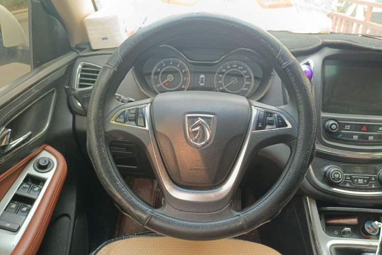 Used Baojun 560 2016 1.5T Manual Elite Edition Steering Wheel