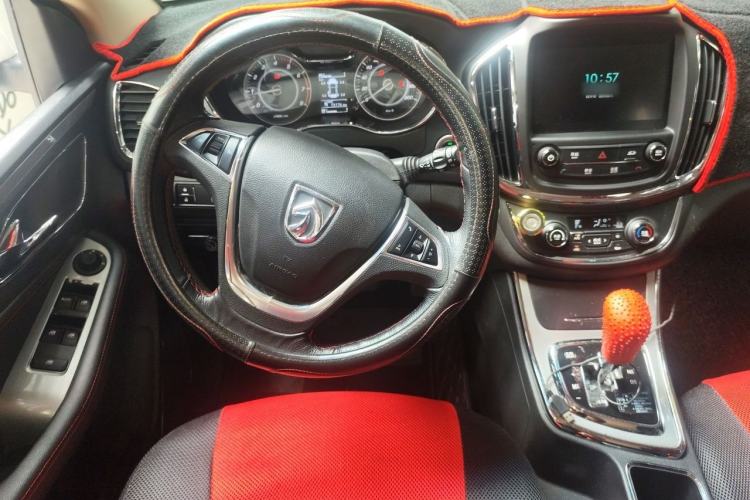 Used Baojun 560 2016 1.8L iAMT Luxury Model Steering Wheel