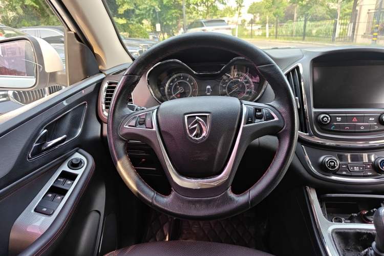 Used Baojun 560 2016 1.5T Manual Luxury Model Steering Wheel