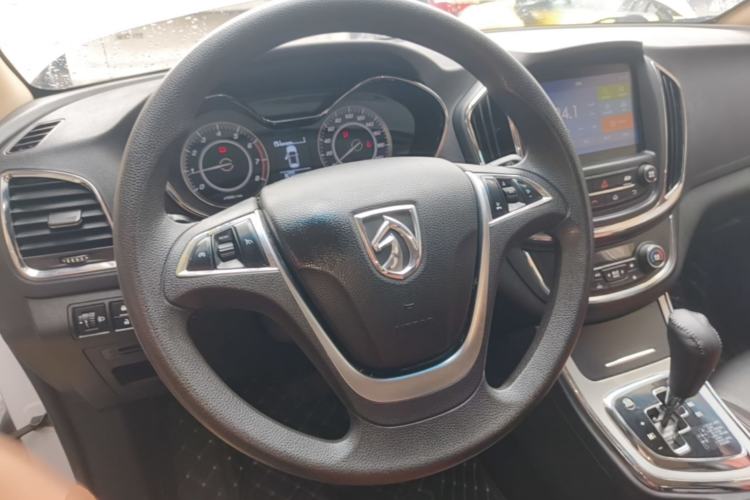 Used Baojun 560 2016 1.8L iAMT Elite Edition Steering Wheel