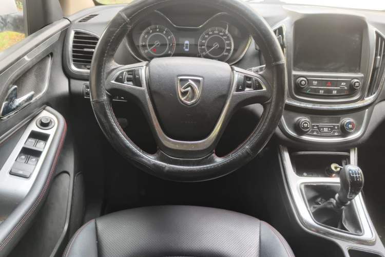 Used Baojun 560 2016 1.5T Manual Luxury Model Steering Wheel