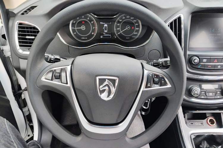 Used Baojun 560 2016 1.5T Manual Elite Edition Steering Wheel