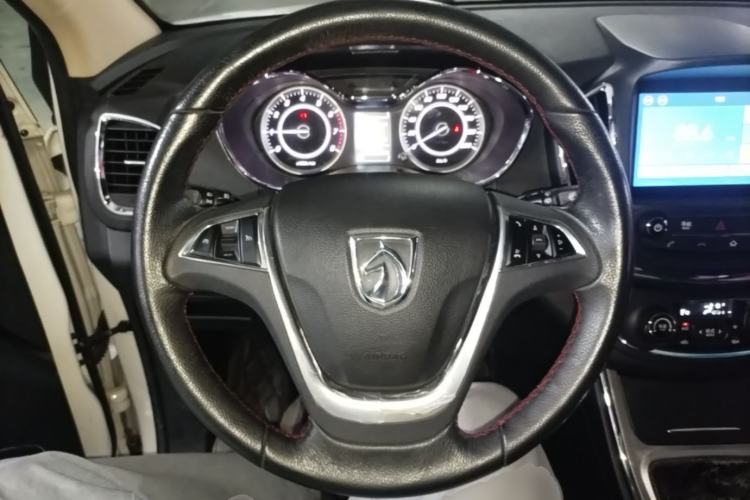 Used Baojun 560 2016 1.5T Manual Luxury Model Steering Wheel