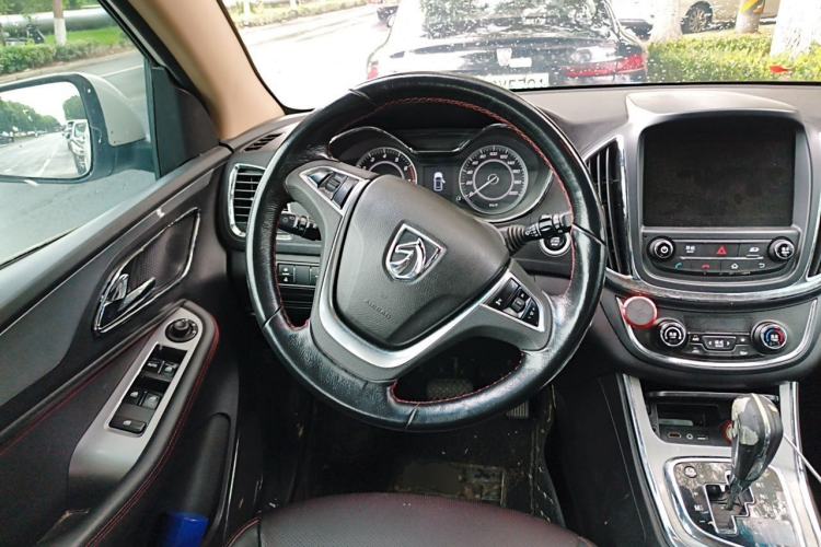 Used Baojun 560 2016 1.8L iAMT Luxury Model Steering Wheel
