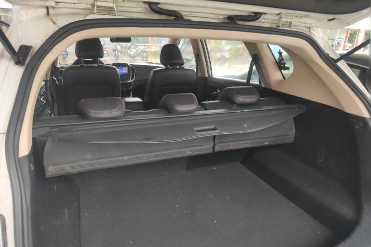 Used Baojun 560 2016 1.8L iAMT Luxury Model Trunk